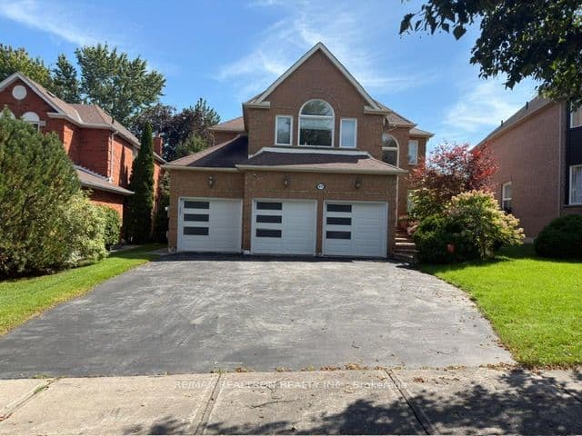 97 Mcclellan Way Basement, Aurora, ON L4G 6M3