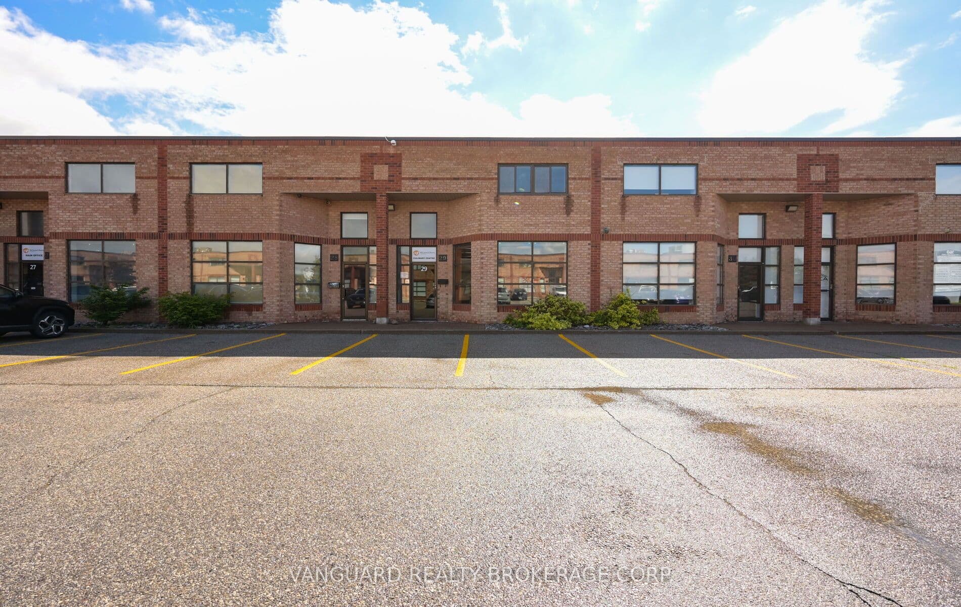 160 Applewood Crescent 29, Vaughan, ON L4K 4H2