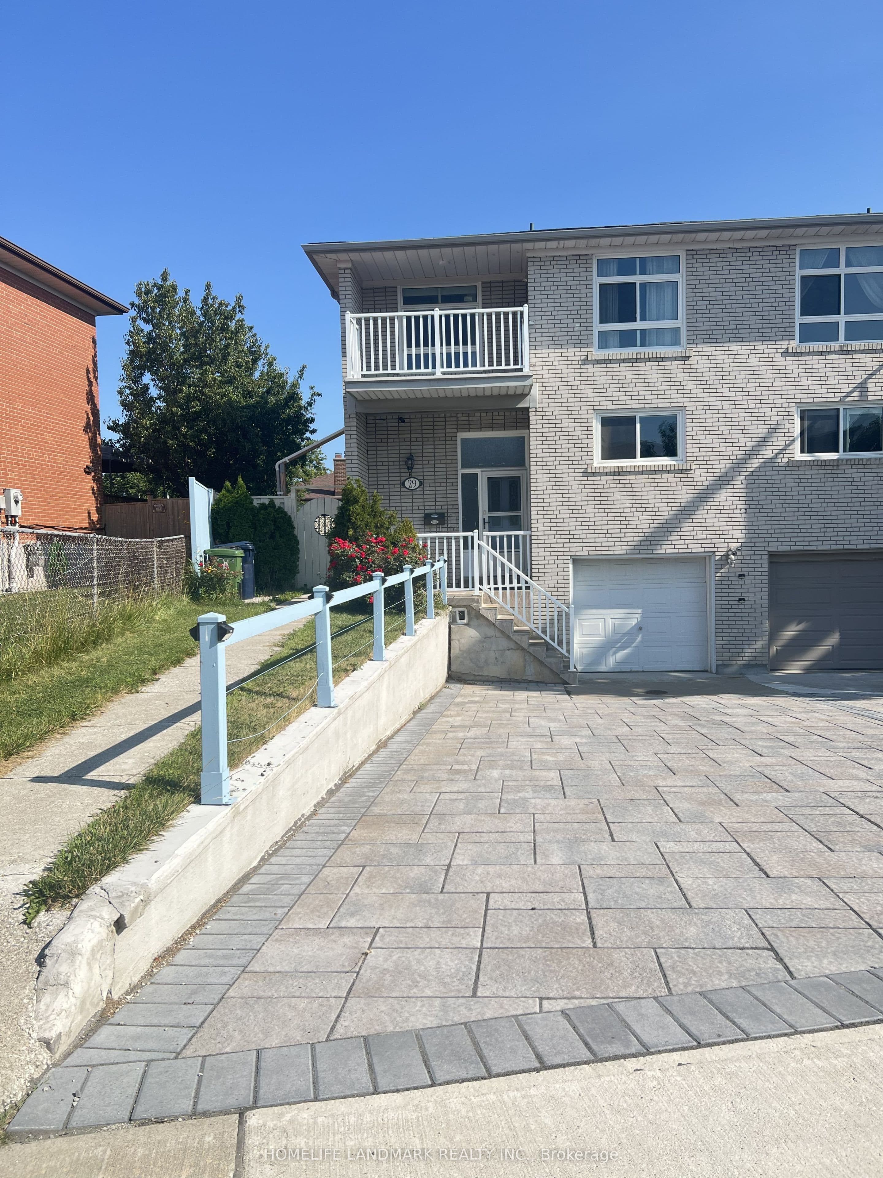 29 Tillplain Road, Toronto, ON M3H 5R1