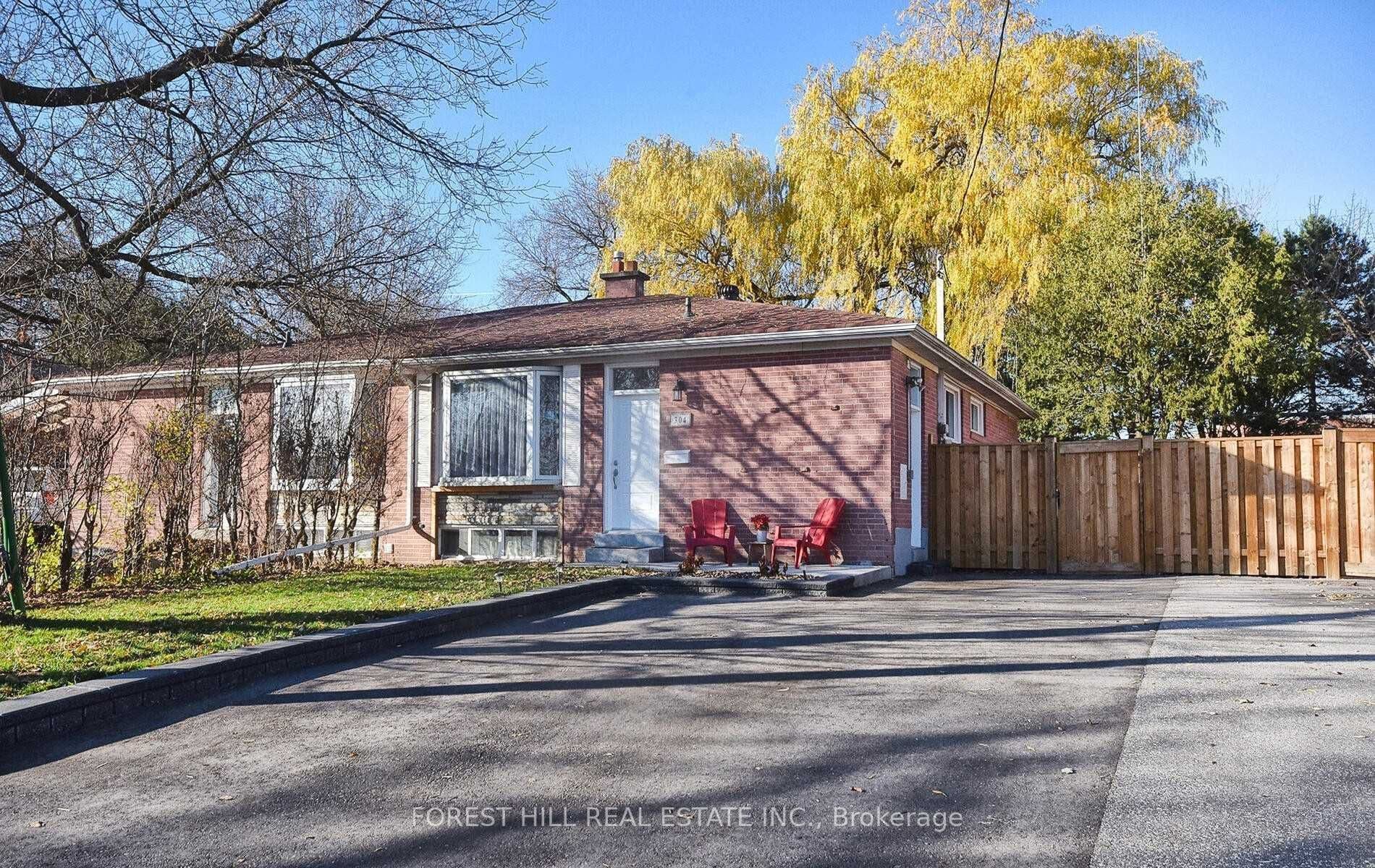 304 Demaine Crescent Main Fl, Richmond Hill, ON L4C 2W5