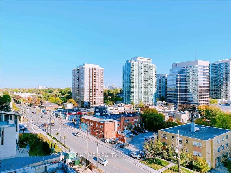 68 Canterbury Place 812, Toronto, ON M2N 0H8