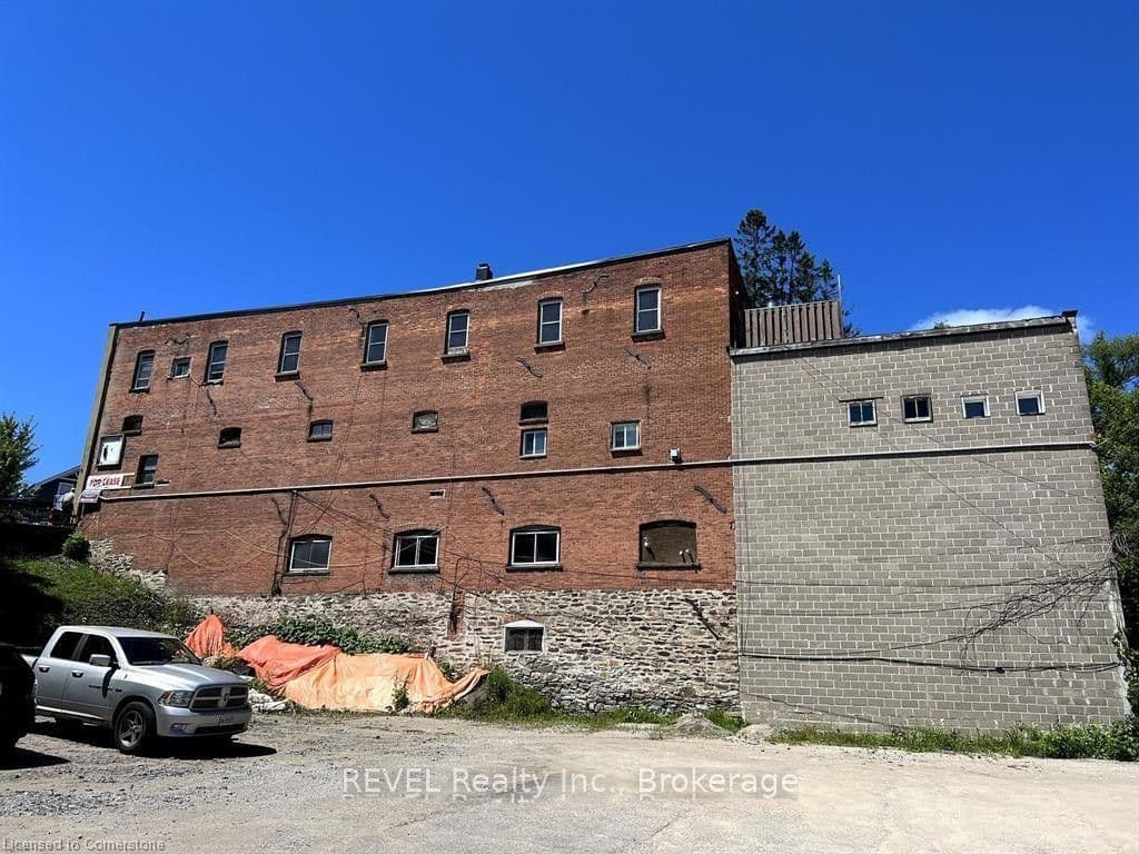 75 Manitoba Street, Bracebridge, ON P1L 2B2