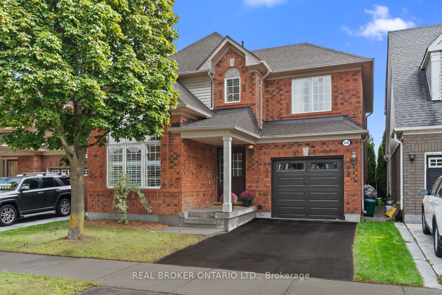 2349 Falkland Crescent, Oakville, ON L6M 4Y1