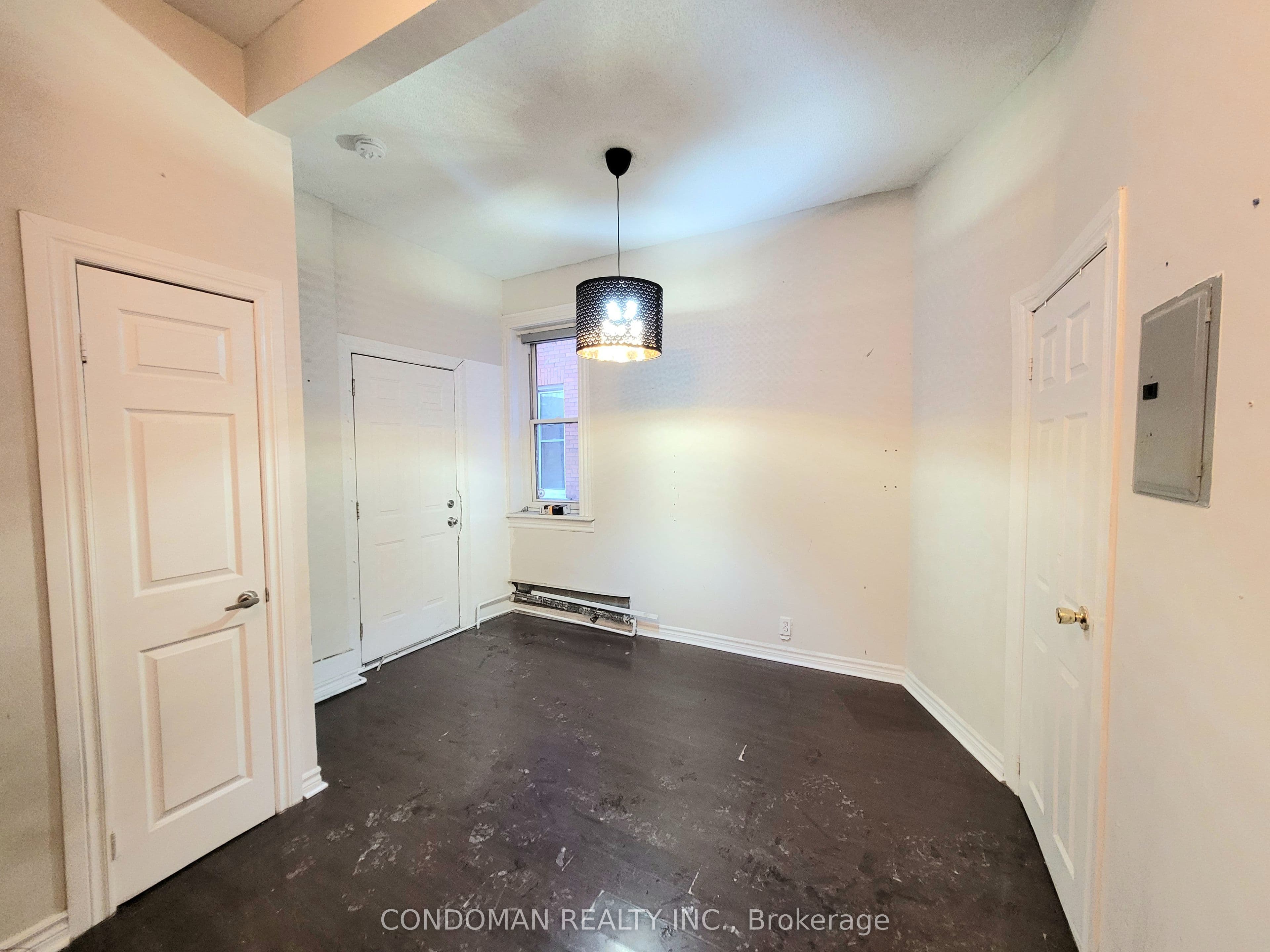 135 John Street S 4, Hamilton, ON L8N 2C3