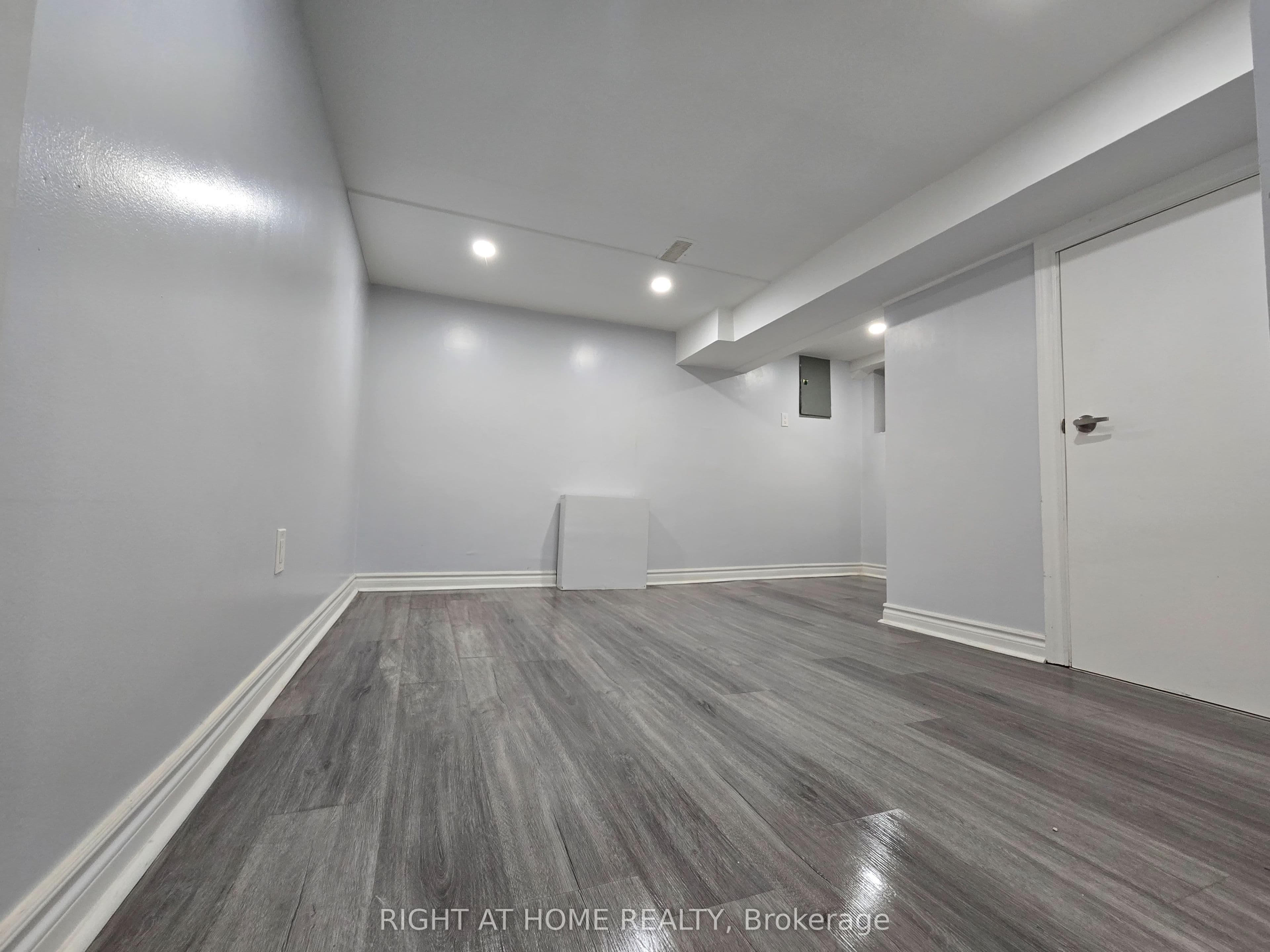 984 Ossington Avenue BSMT, Toronto, ON M6G 3V6