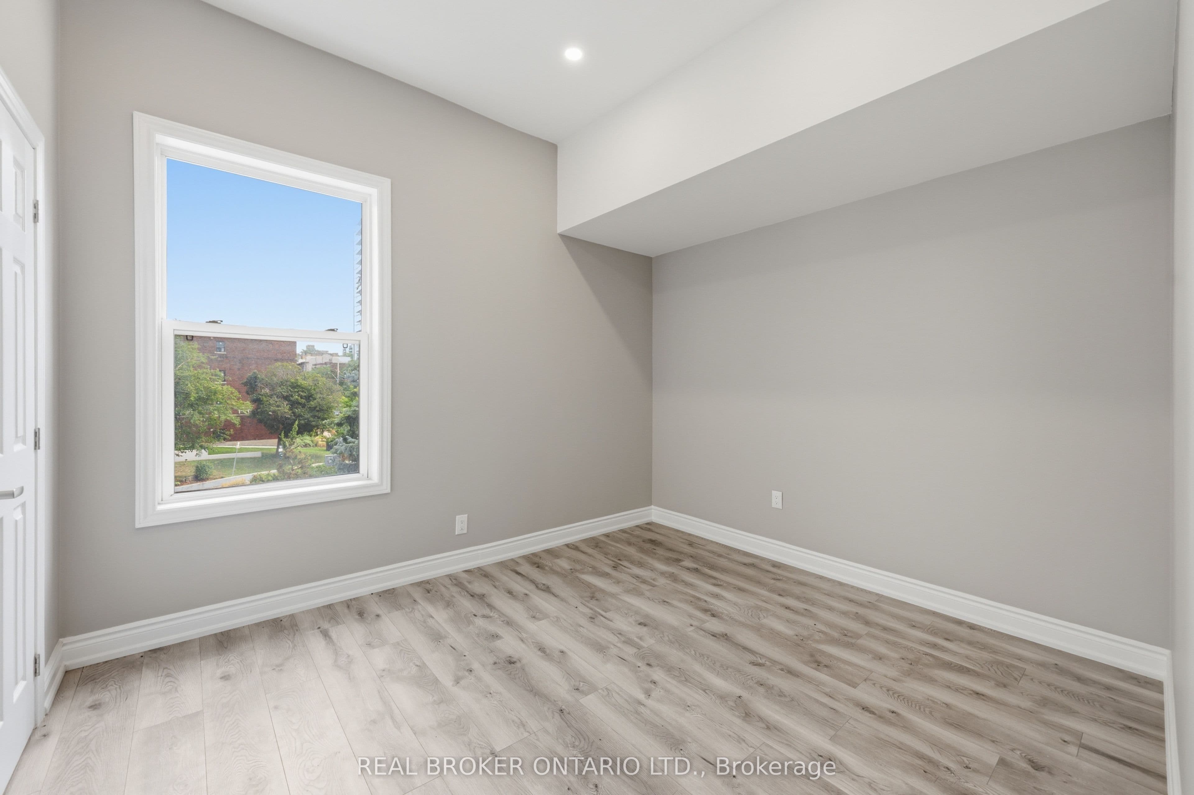 98 Duke Street, Hamilton, ON L8P 1X5