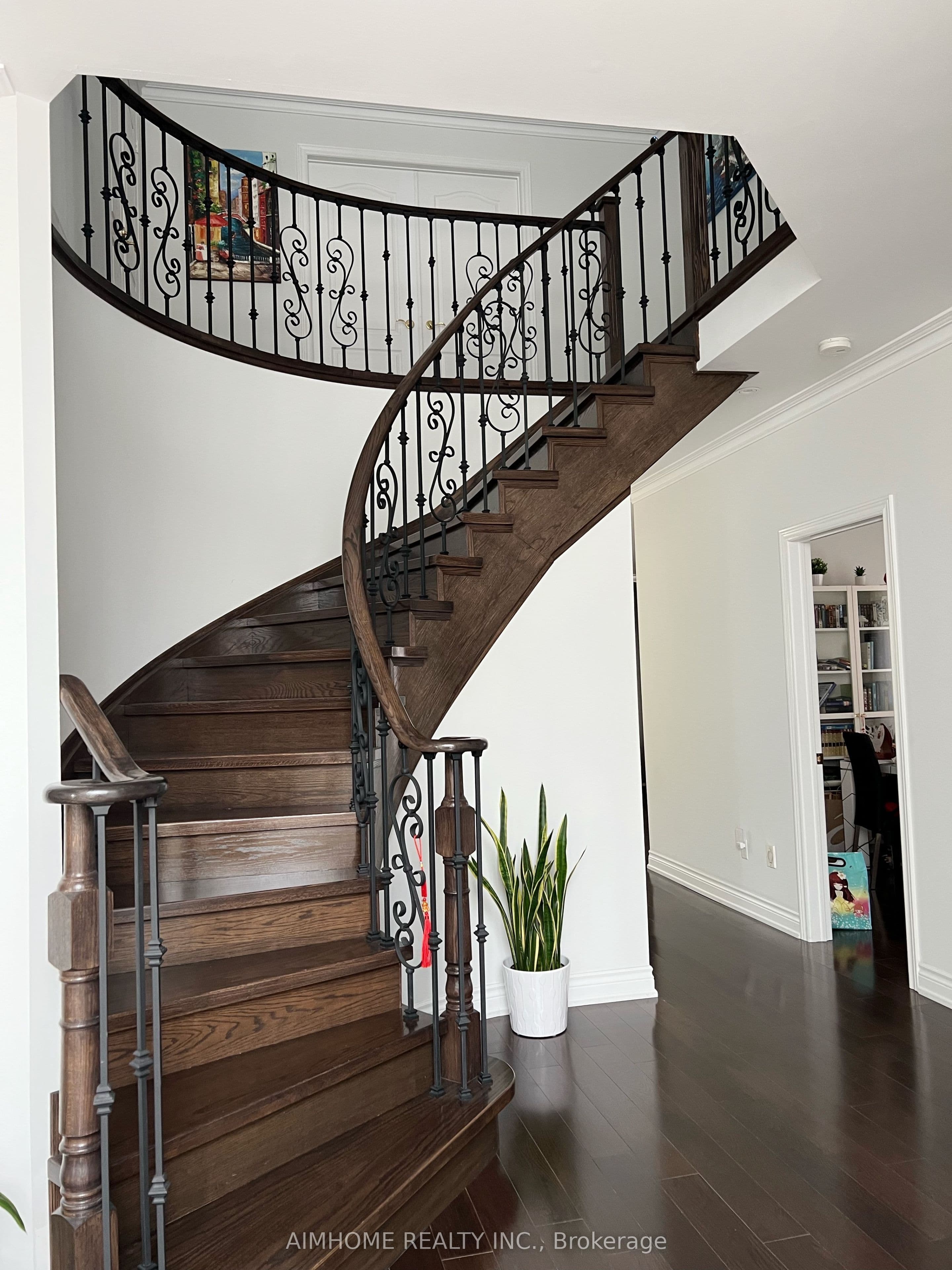102 Farmstead Road, Richmond Hill, ON L4S 1W8