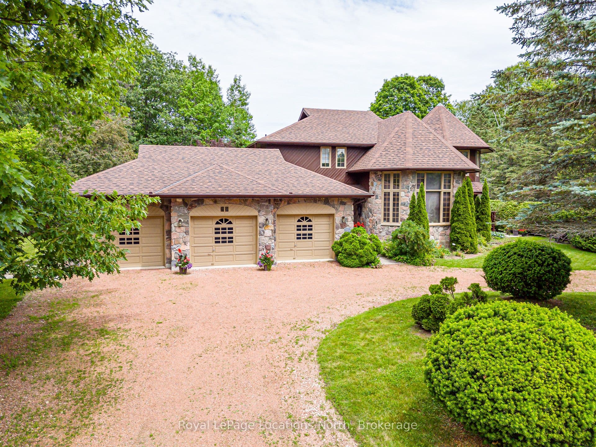 44 Kelley Crescent, Wasaga Beach, ON L9Z 1J3