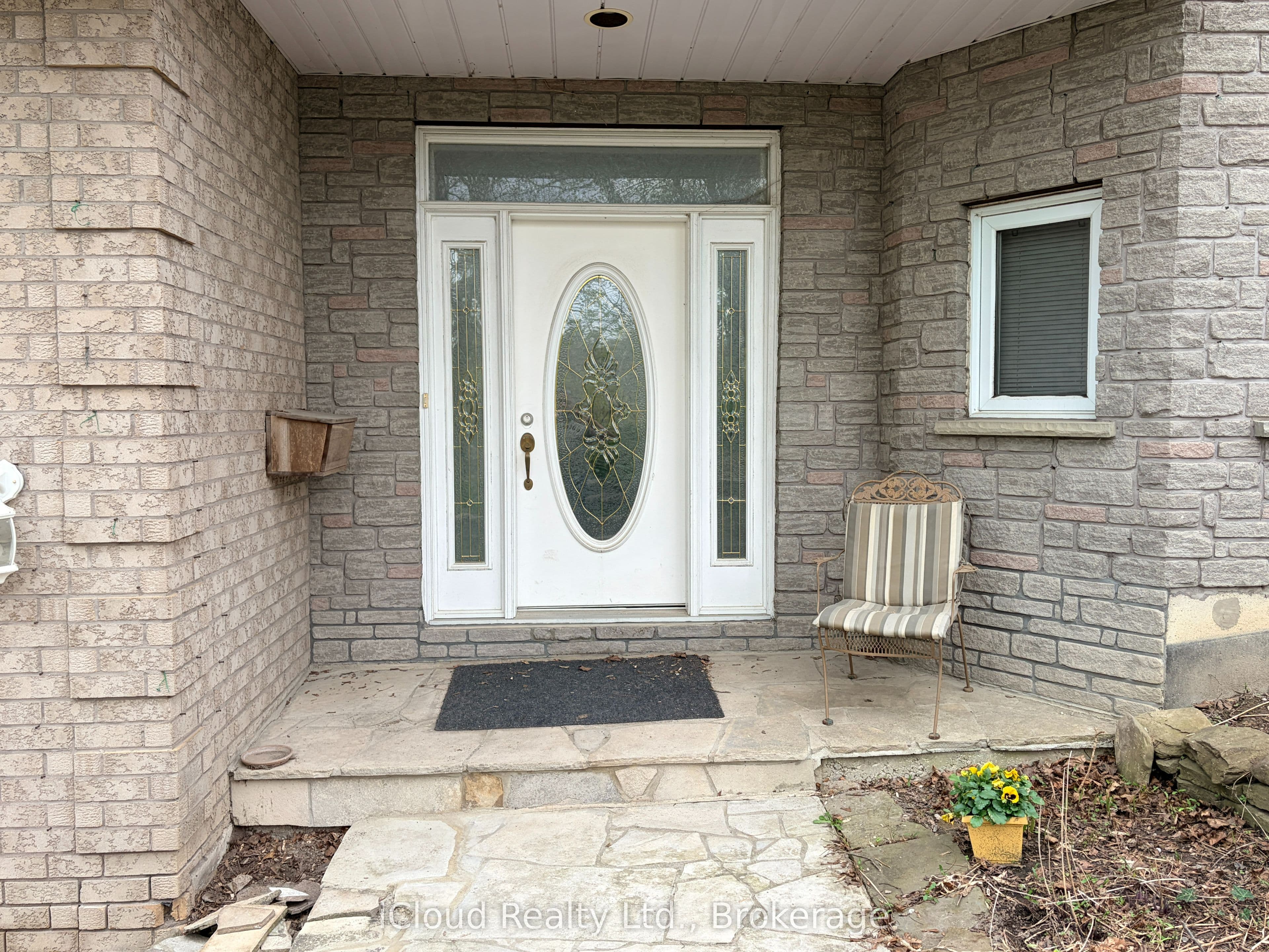 176 Wyndham Street, Mississauga, ON L5M 1N5