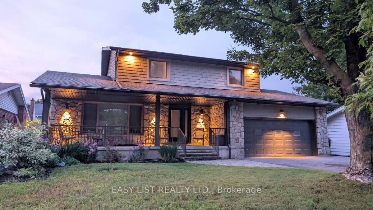 1895 Savoy Place, Belair Park - Copeland Park and Area, ON K2C 0W2