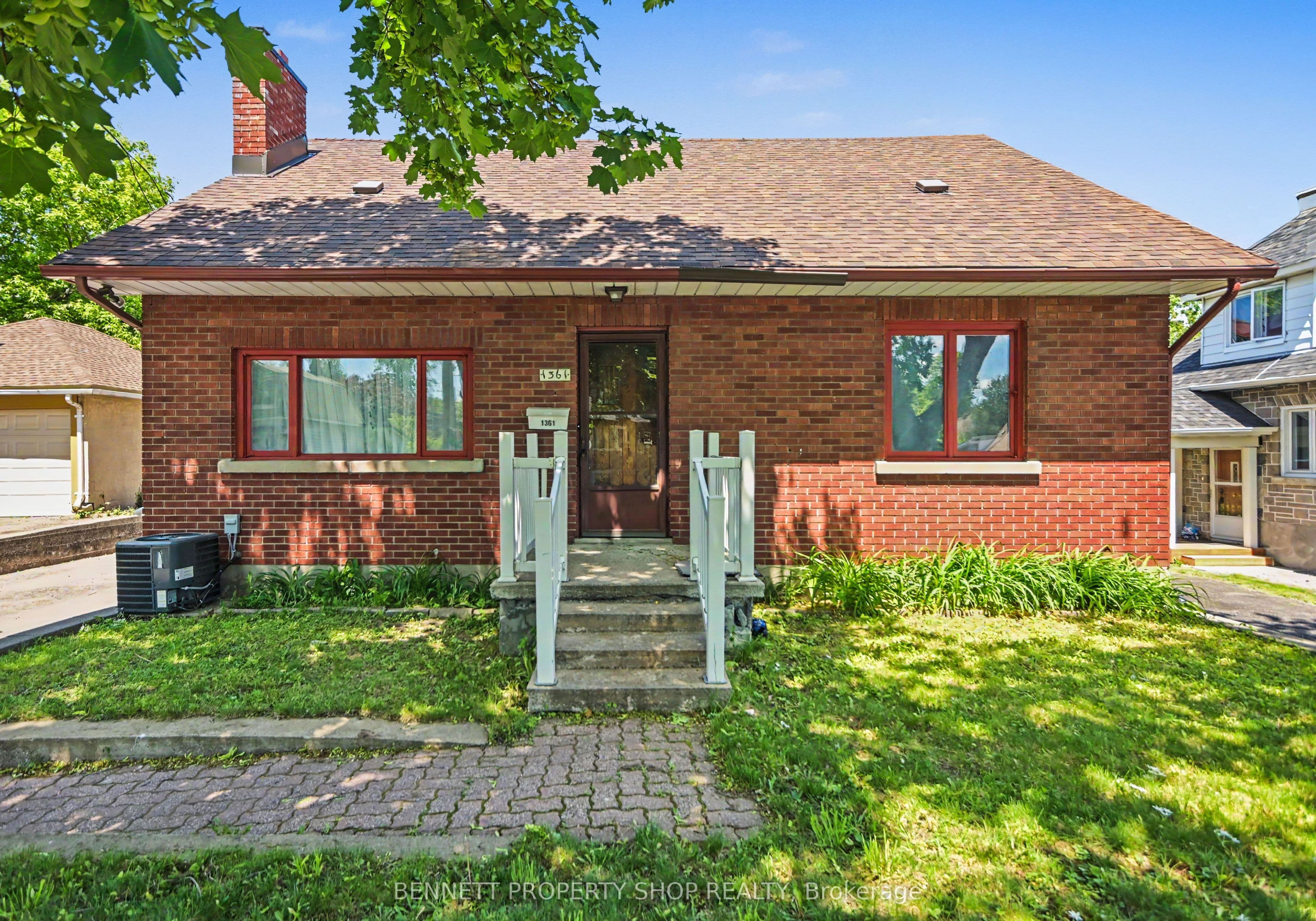 1361 Summerville Avenue, Carlington - Central Park, ON K1Z 8G9