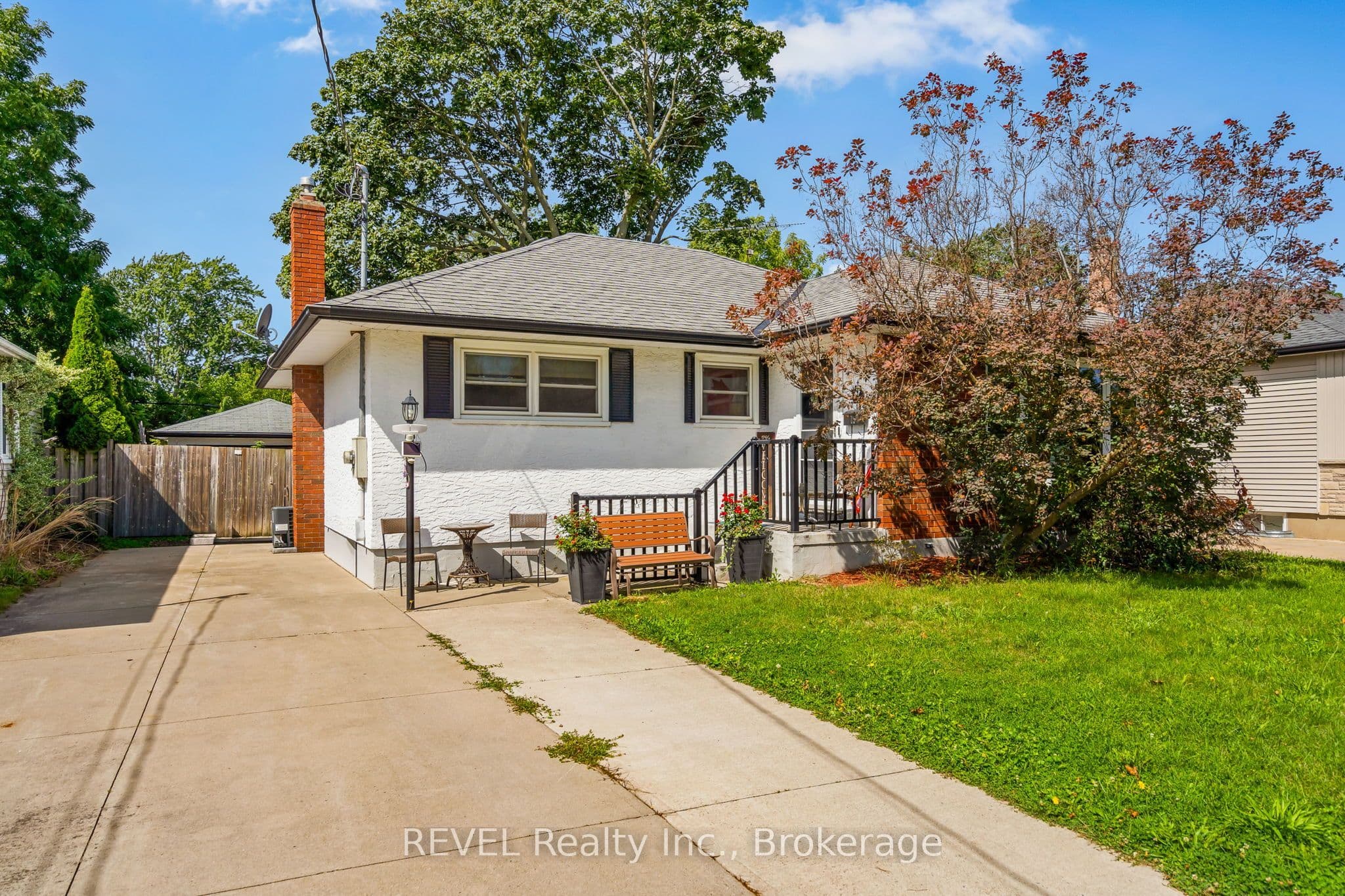 15 Duncan Drive, St. Catharines, ON L2N 3N8