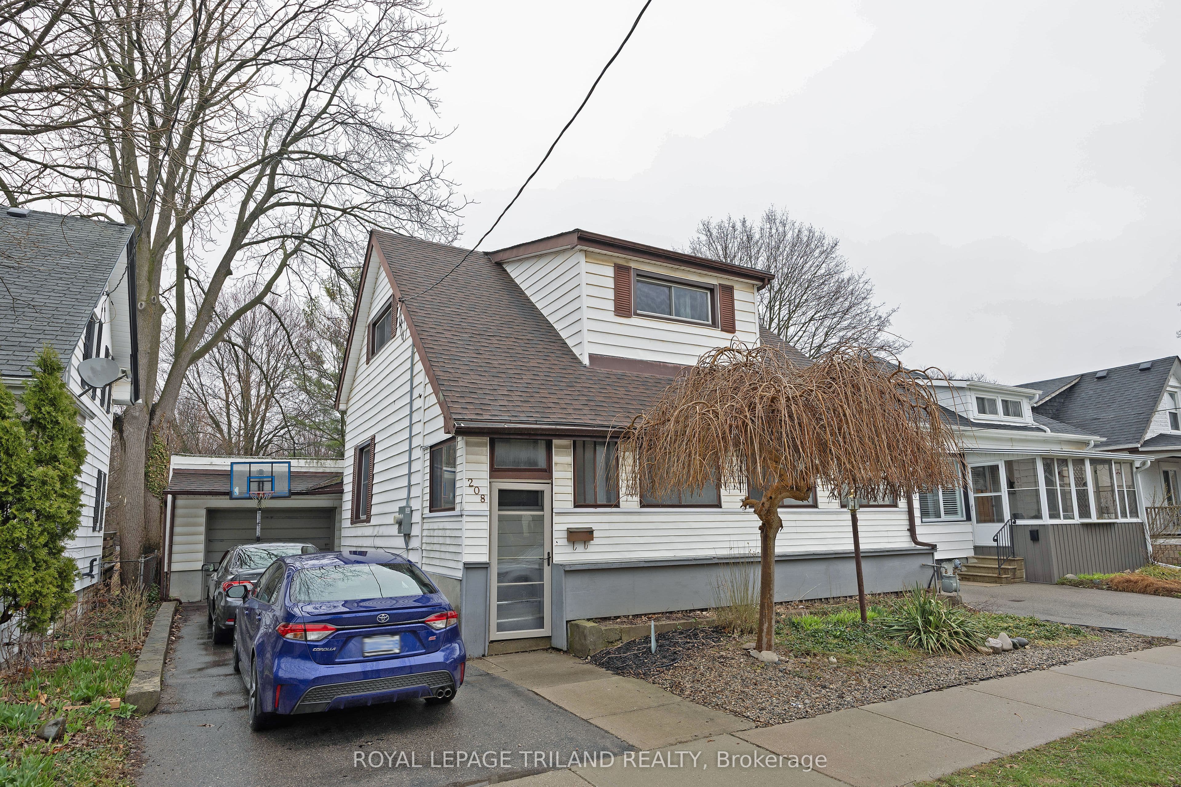 208 Edward Street, London South, ON N6C 3J2