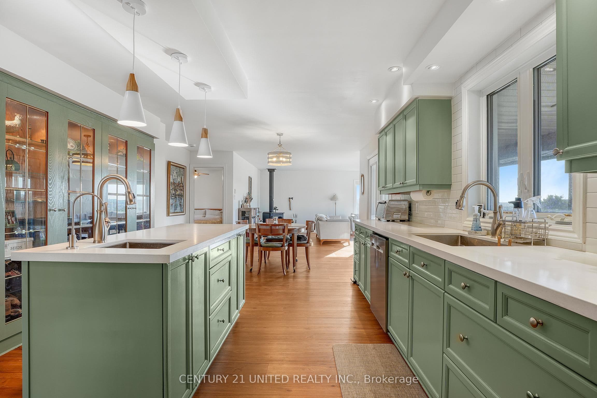 31 McLean Road, Hastings Highlands, ON K0L 2R0