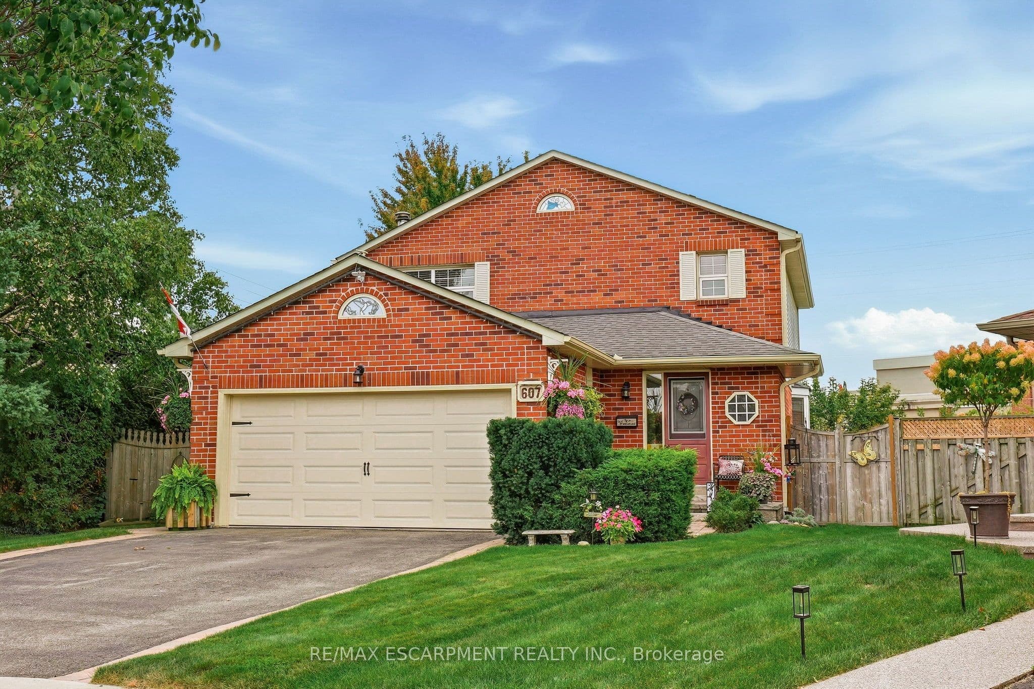 607 CLOVER PARK Crescent, Milton, ON L9T 4T7