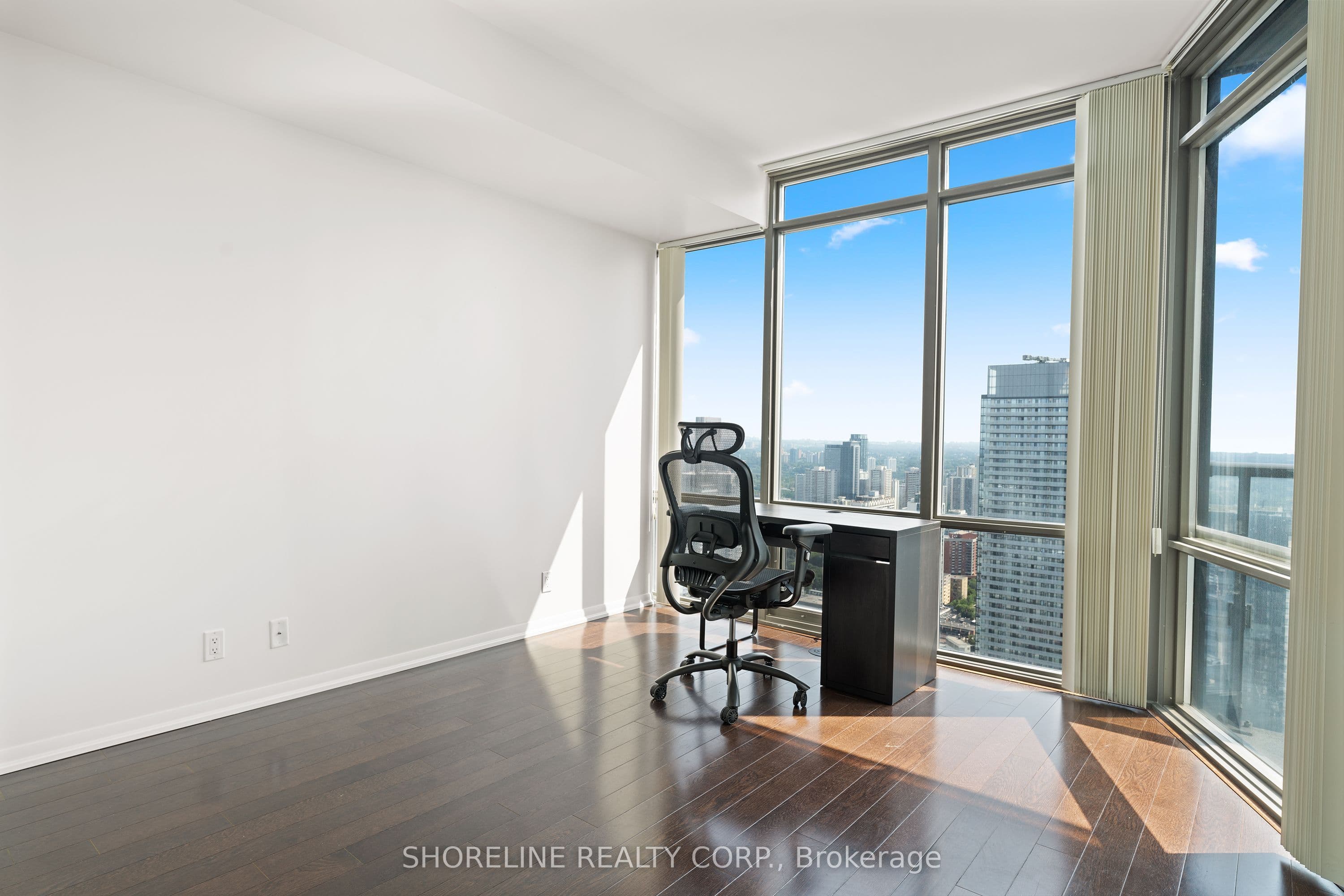 832 Bay Street 4807, Toronto, ON M5S 1Z6