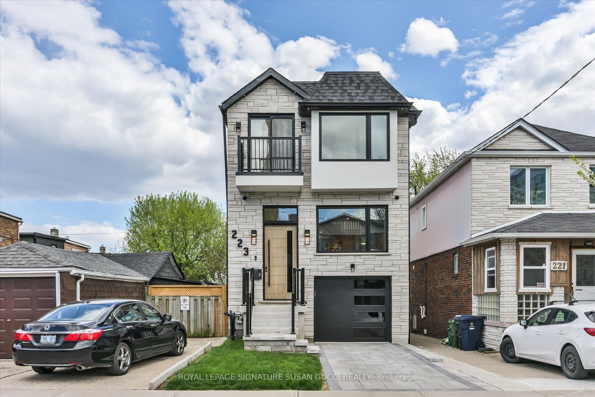 223 Queensdale Avenue, Toronto, ON M4C 2B1