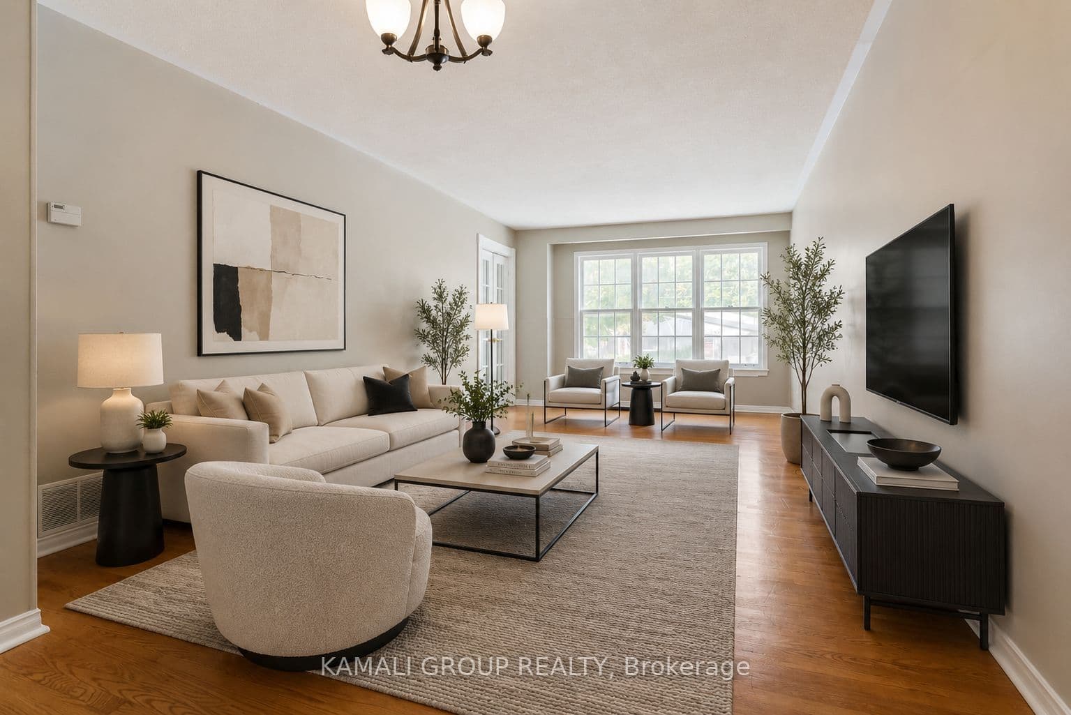15 Walter Avenue MAIN, Newmarket, ON L3Y 2T2