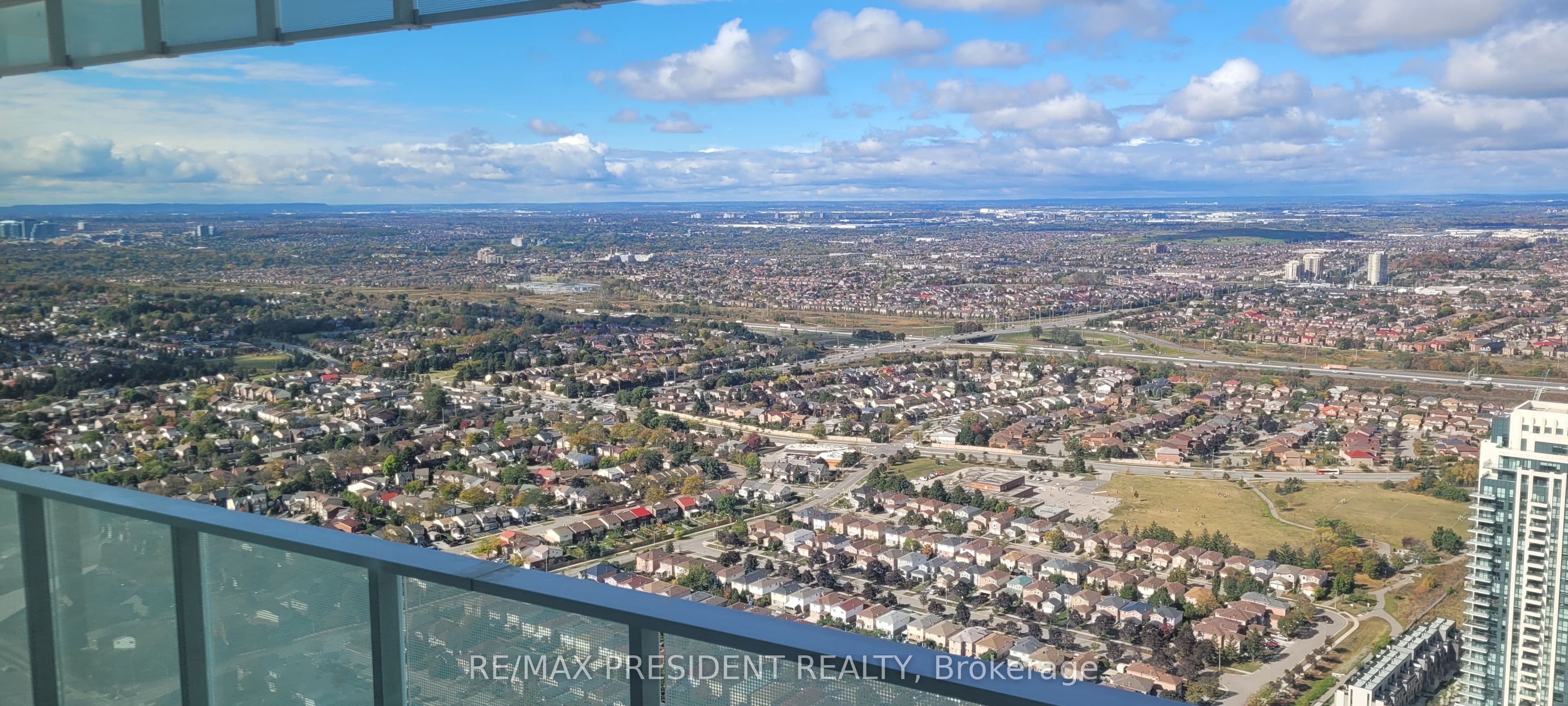 3883 Quartz Road E 5310, Mississauga, ON L5B 0M4