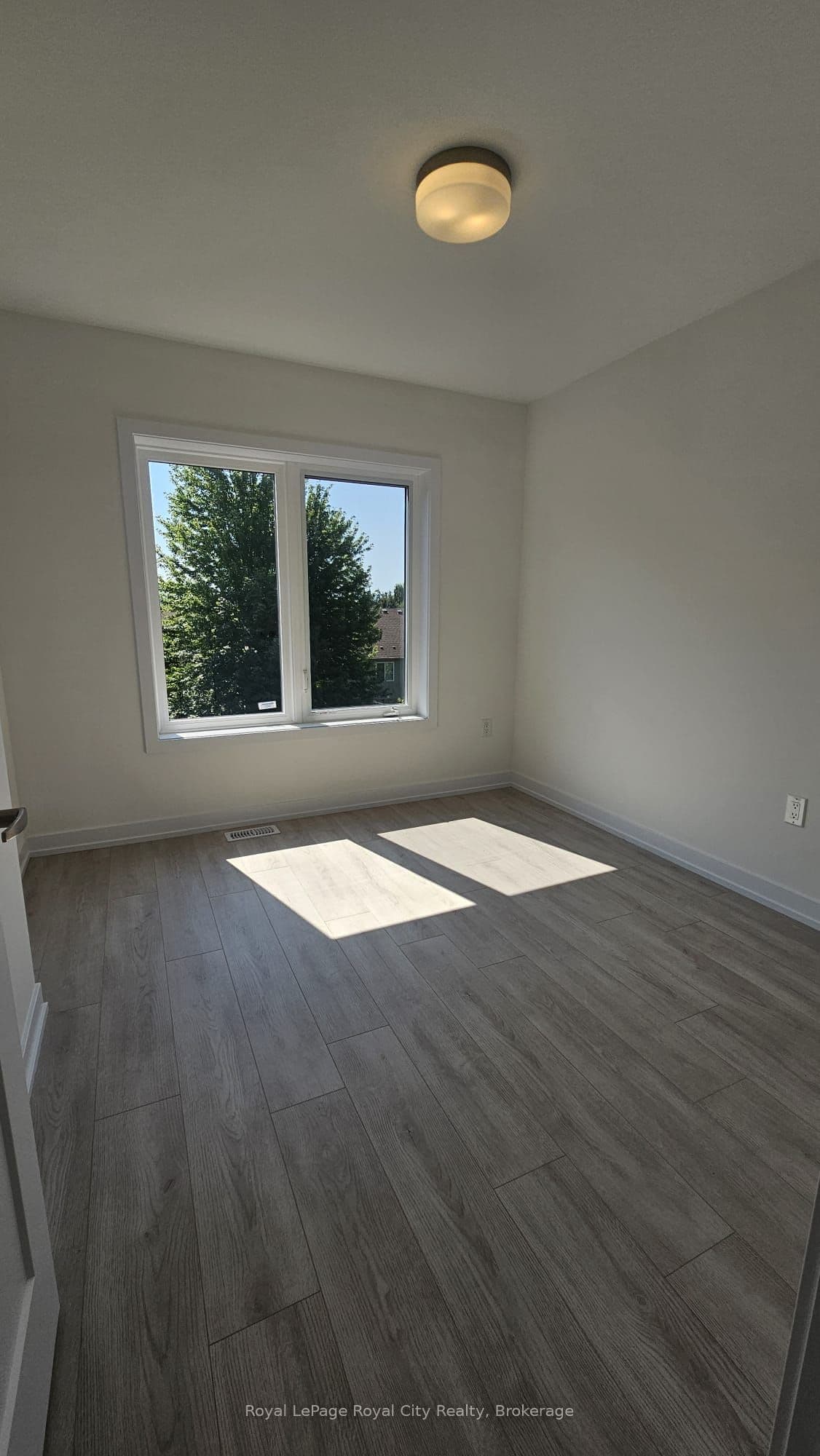 42 Lowes Road W 70, Guelph, ON N1G 0H6
