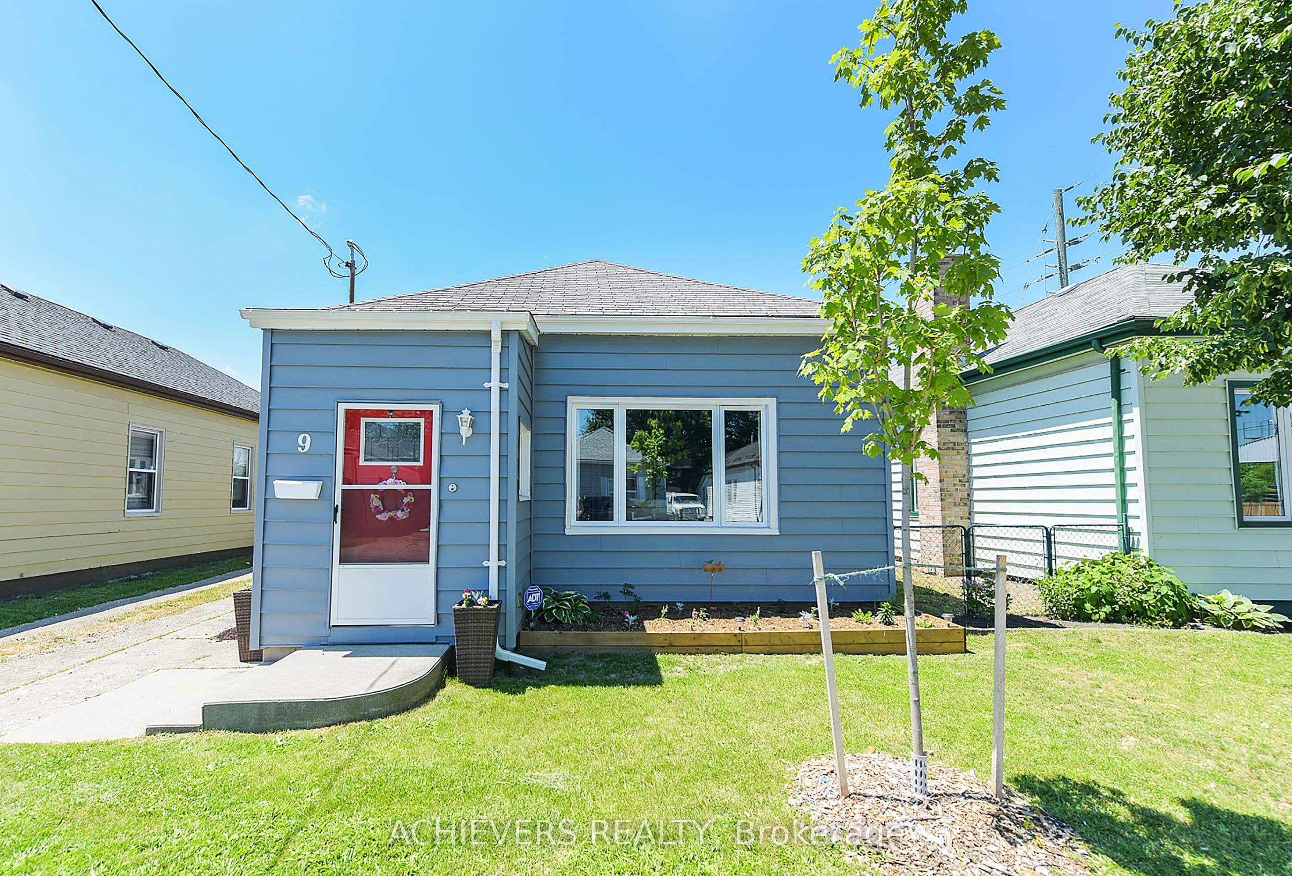 9 Pearl Street, London East, ON N5Z 1X1