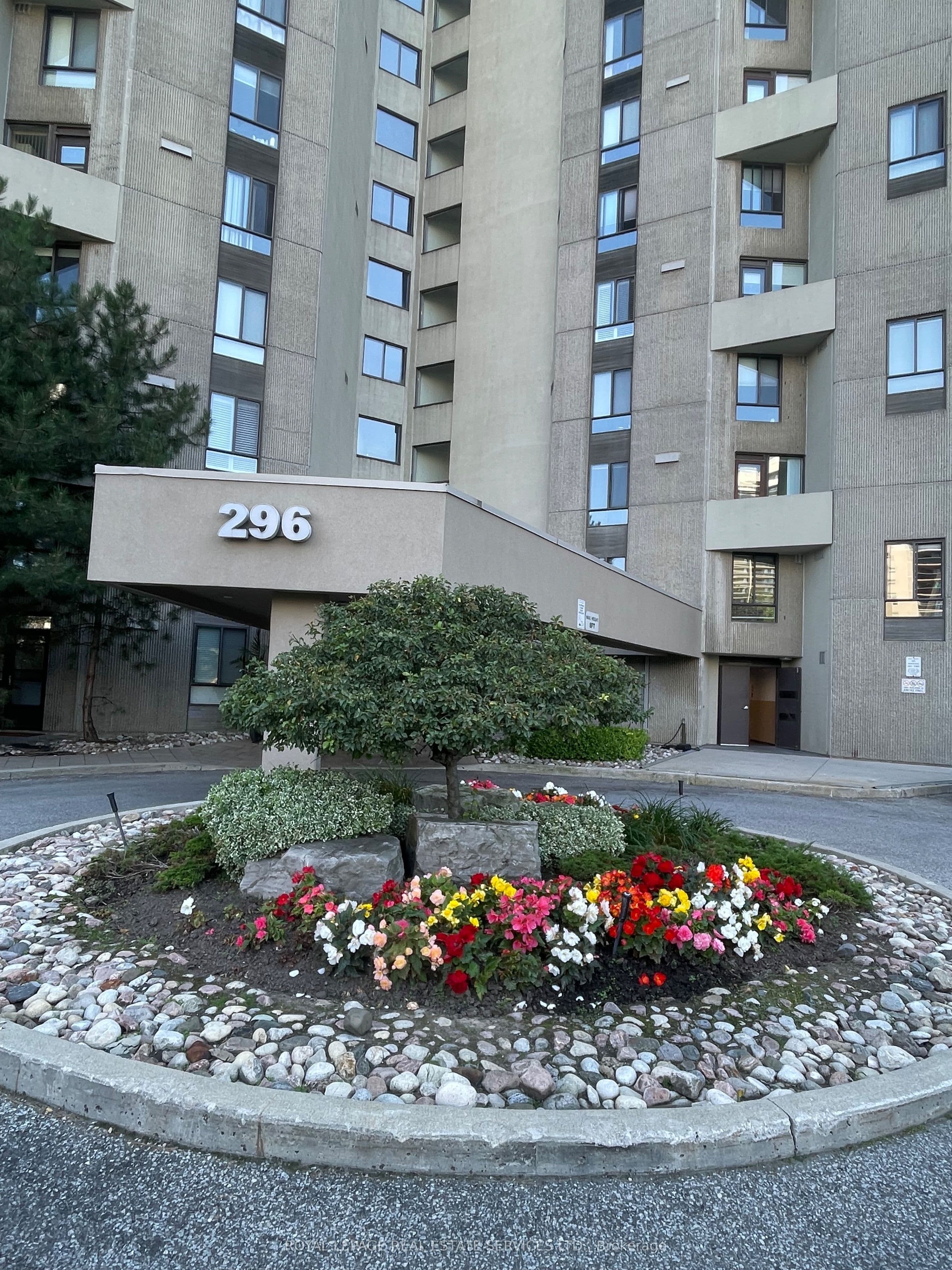 296 Mill Road A15, Toronto, ON M9C 4X8