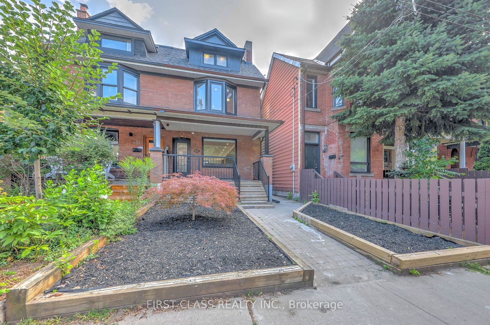 431 Roxton Road Basement, Toronto, ON M6G 3R5