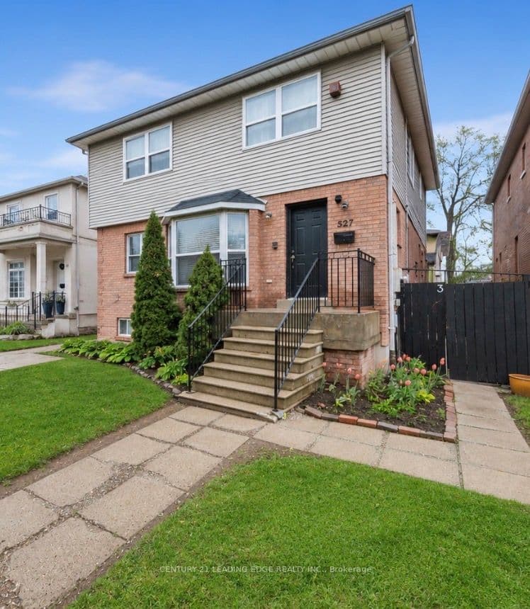 527 Glengarry Avenue, Toronto, ON M5M 1G2