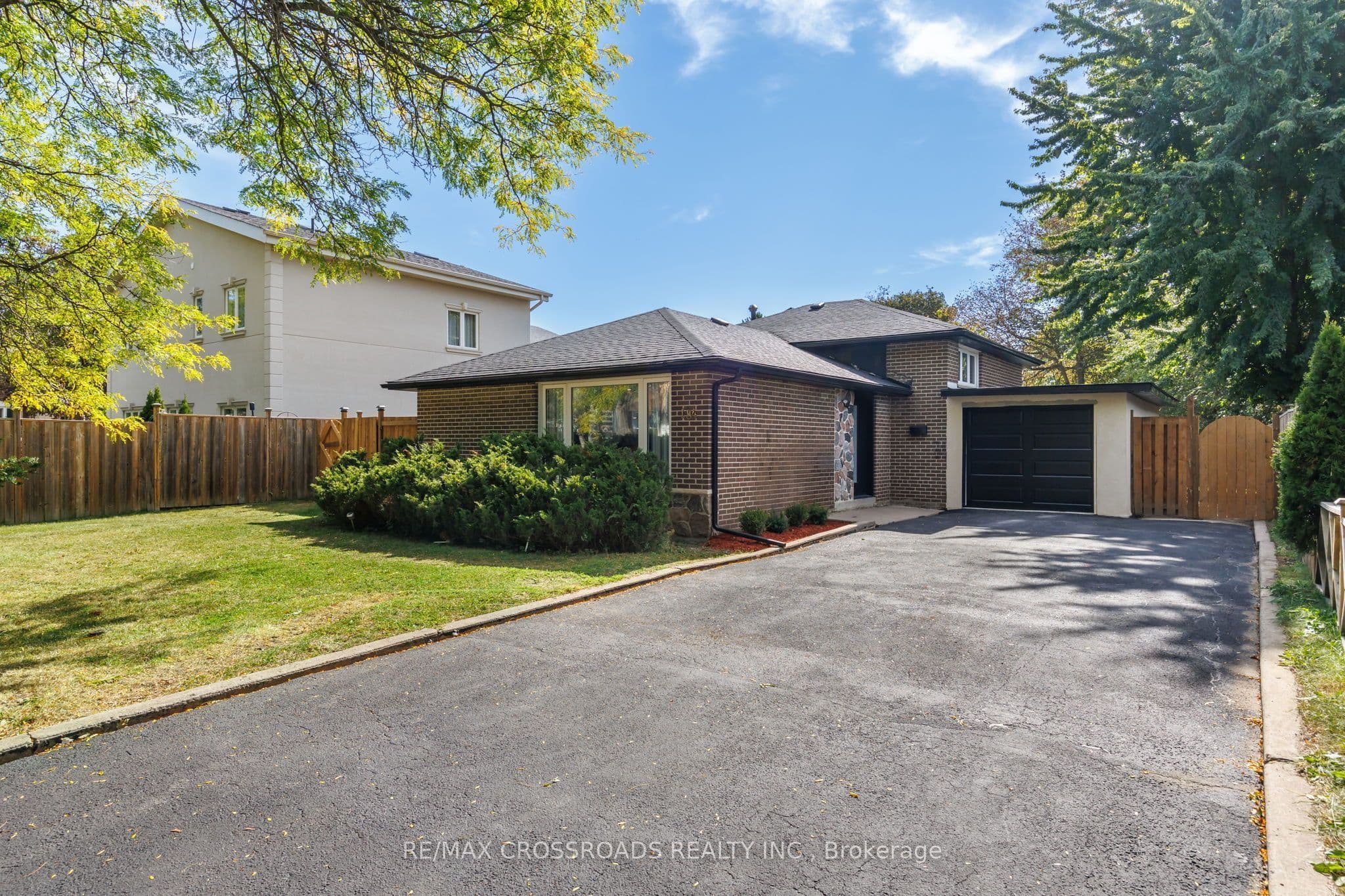 184 Laverock Avenue, Richmond Hill, ON L4C 4K3