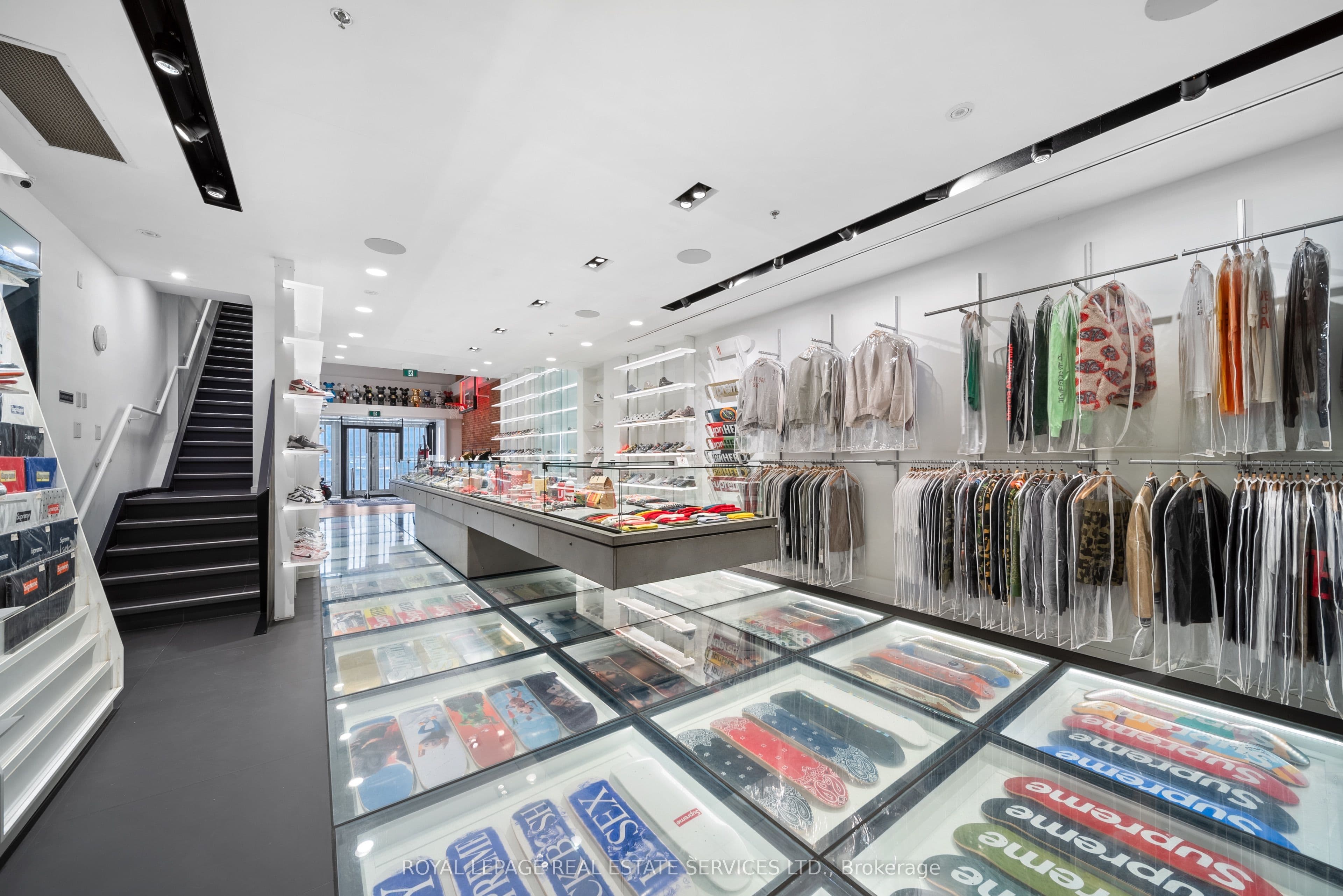 273 Queen Street W, Toronto, ON M5V 1Z9