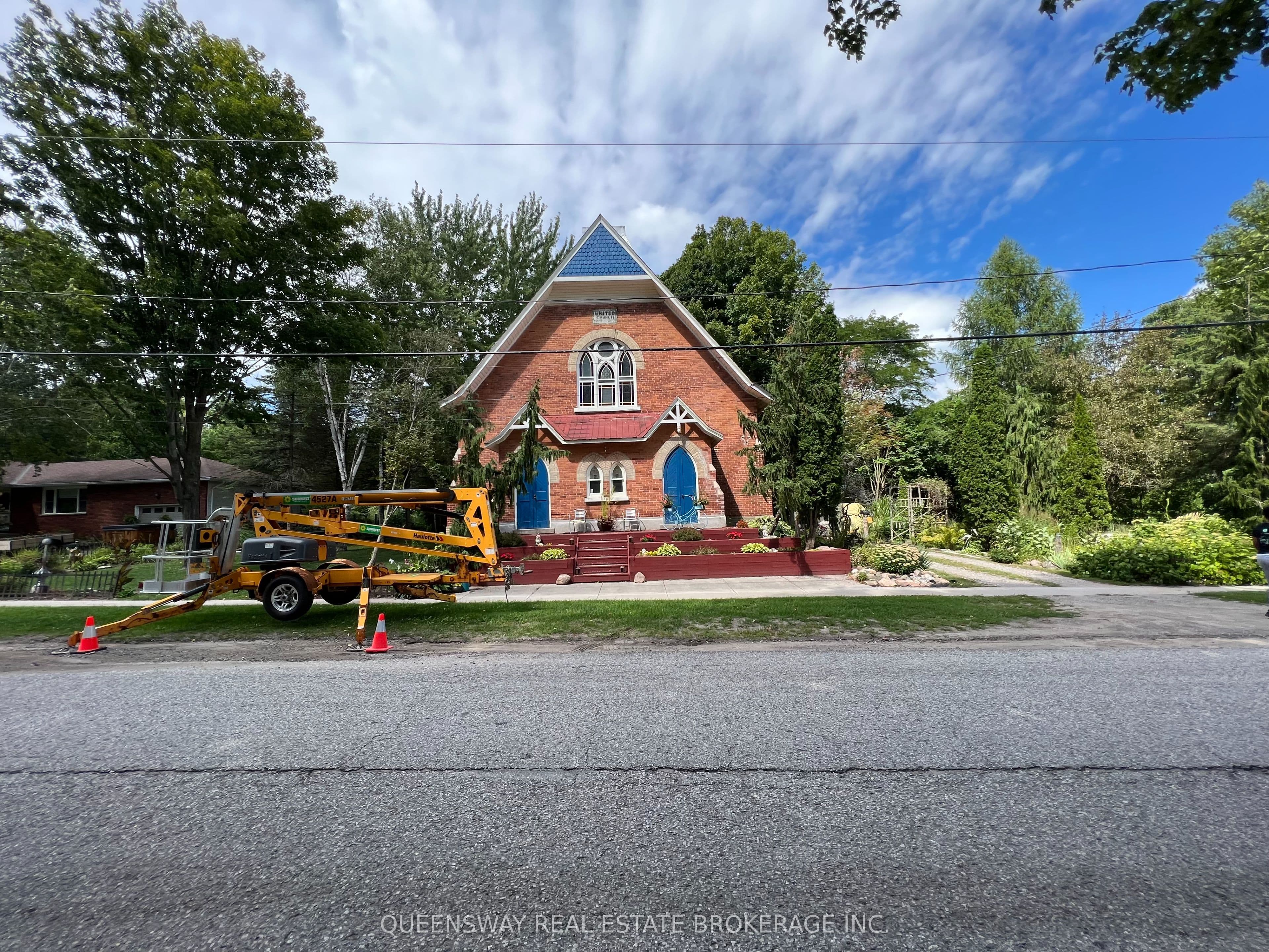 10 Mill Street W, Springwater, ON L0L 1V0