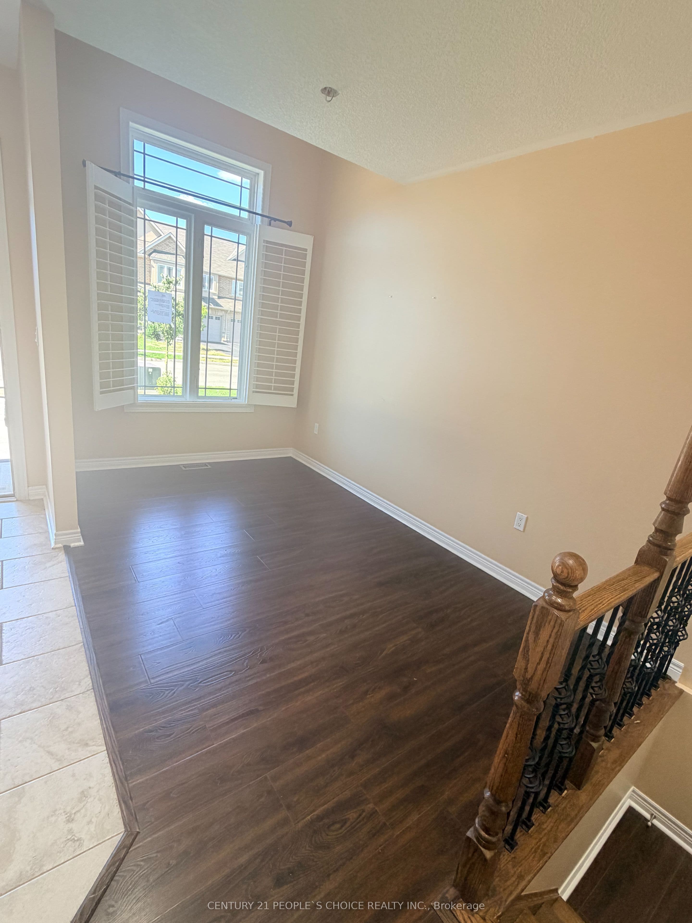 4 Charleswood Crescent, Hamilton, ON L0R 1P0
