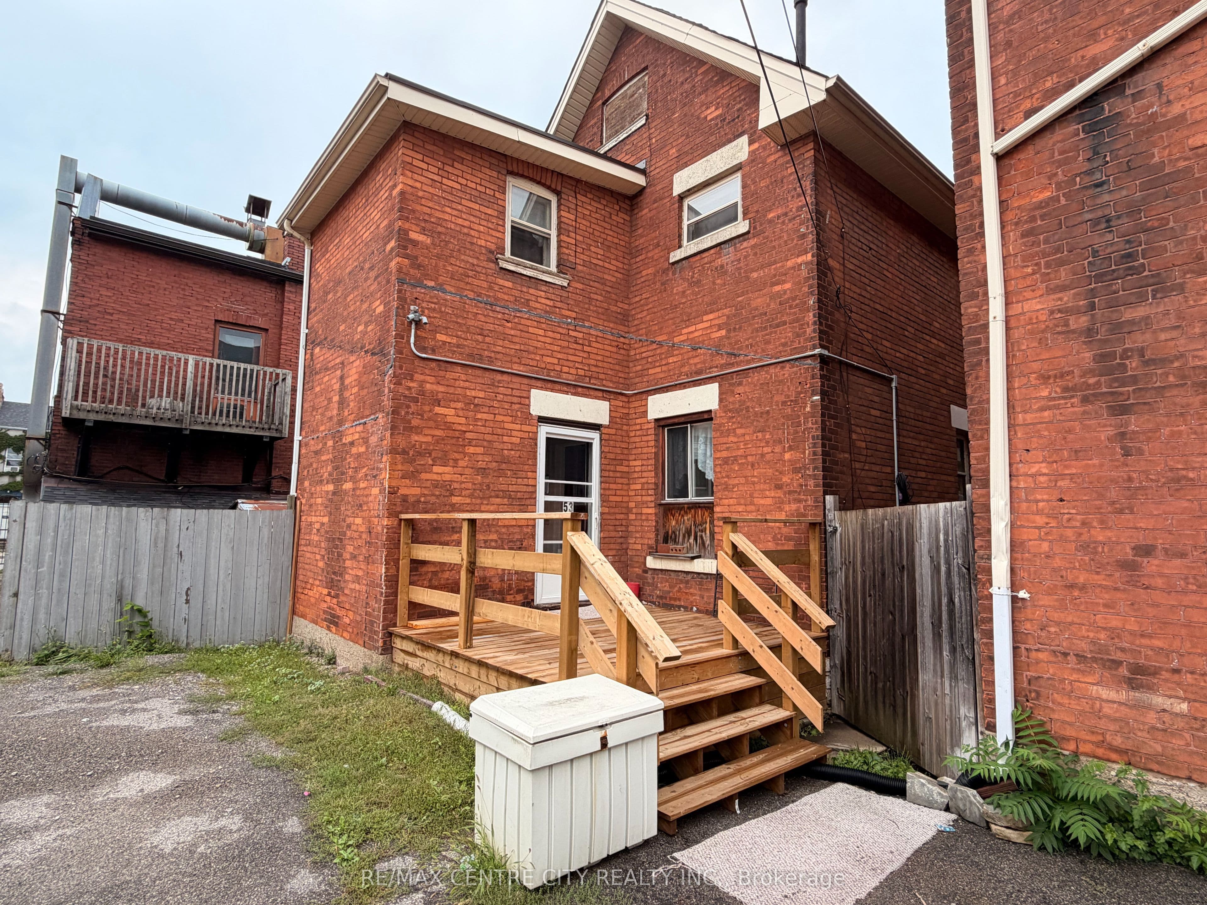 53 Chatham Street, Brantford, ON N3T 2N8