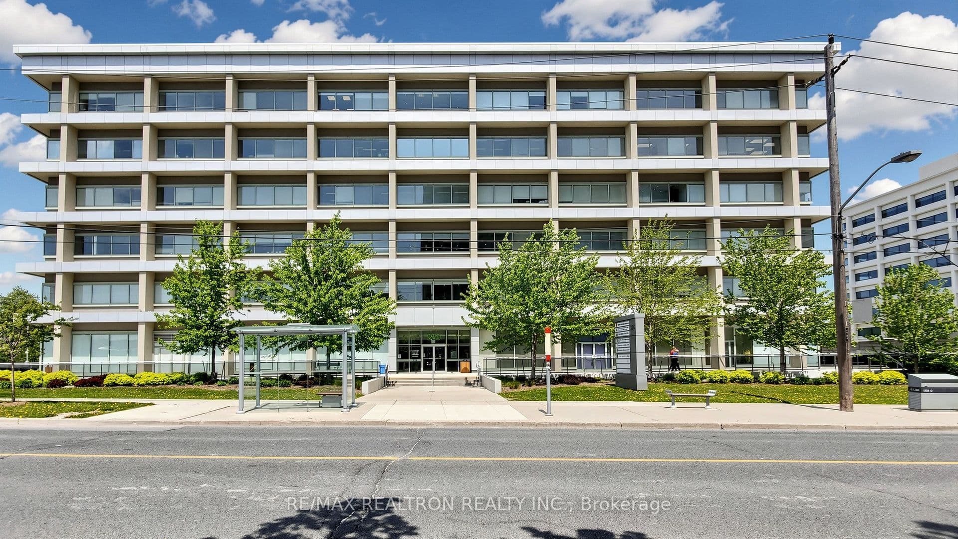 220 Duncan Mill Road A3, Toronto, ON M3B 3J5