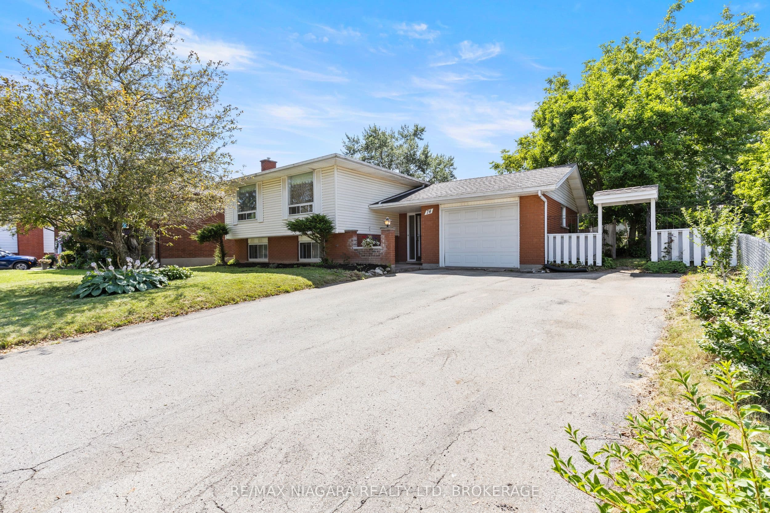 74 Westwood Crescent, Welland, ON L3C 4R3