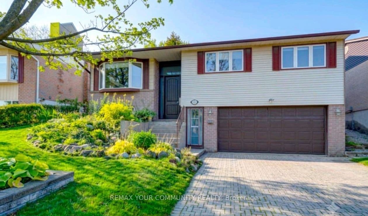 372 Dixon Boulevard, Newmarket, ON L3Y 5C4