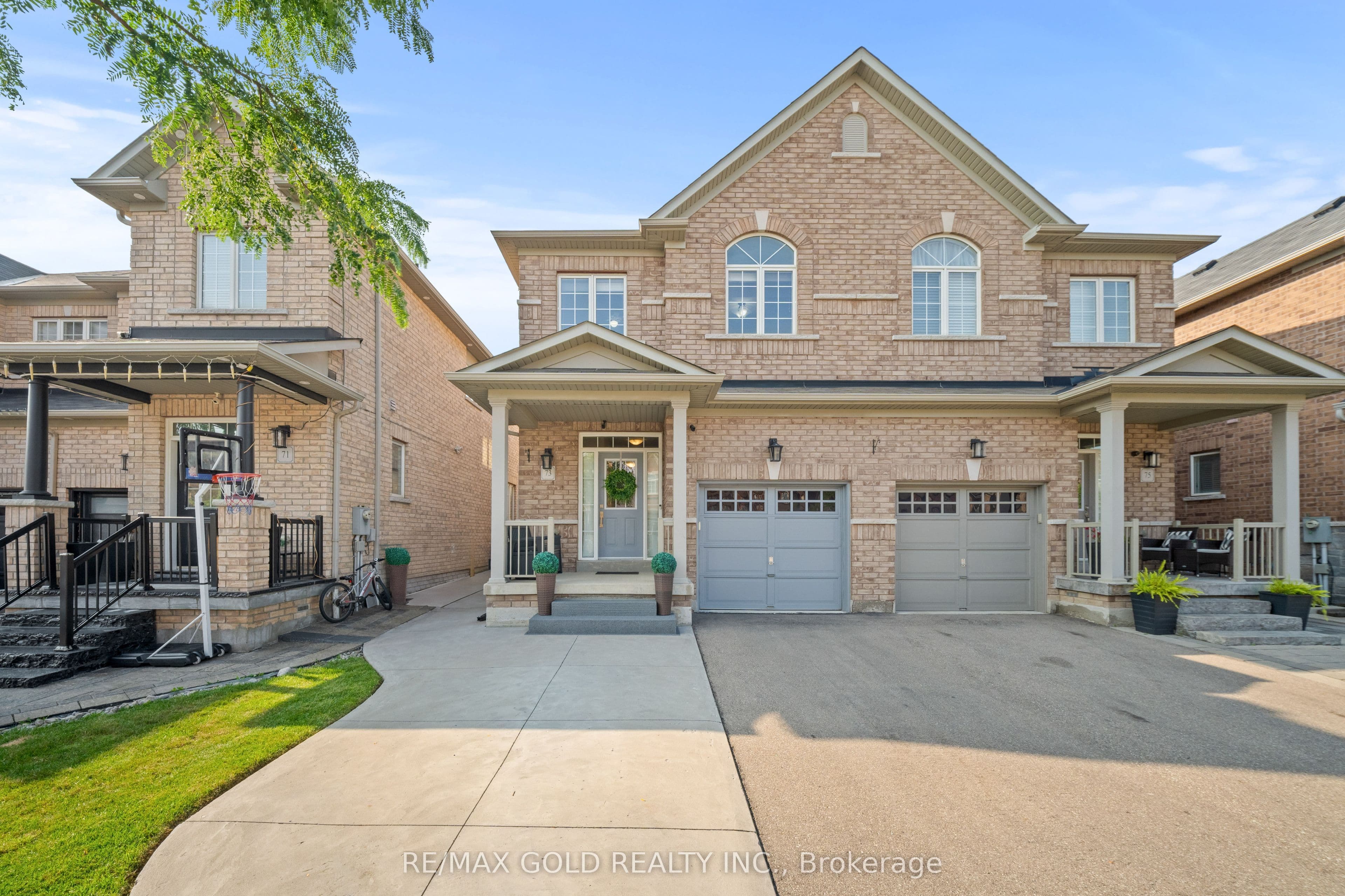 73 Lesabre Crescent, Brampton, ON L6P 3R4